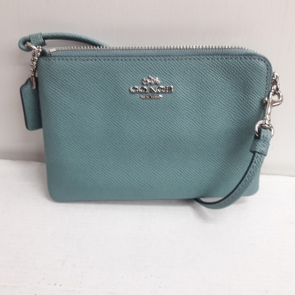Coach Handbags - Coach leather wallet